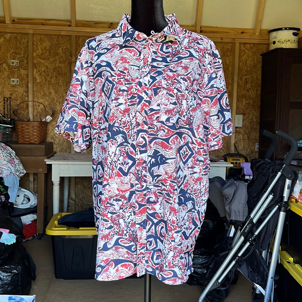 Men’s Columbia PFG island button up. Size large.